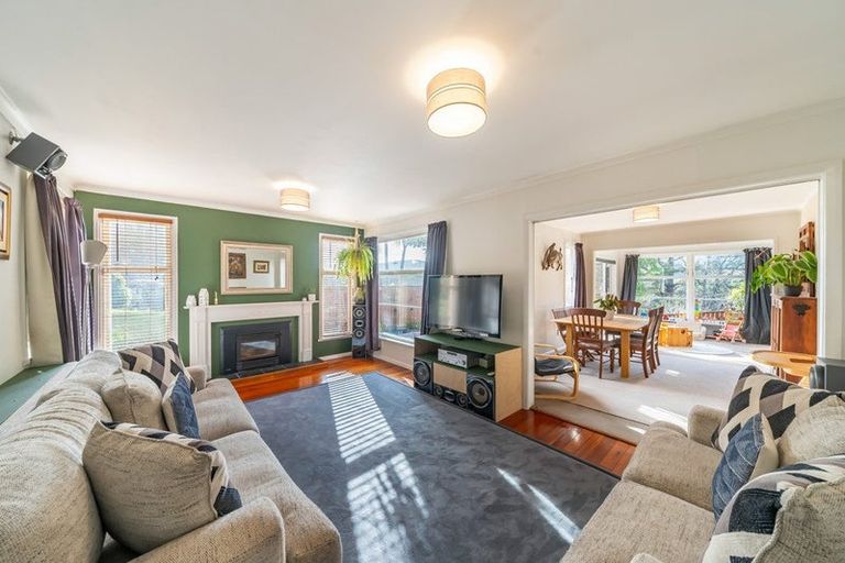Photo of property in 51 Wyndham Road, Pinehaven, Upper Hutt, 5019