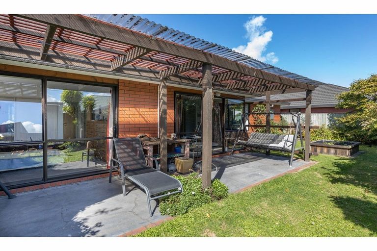 Photo of property in 2/22 Briarmont Street, Avondale, Christchurch, 8061