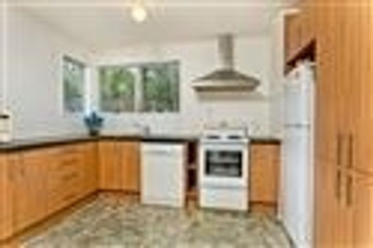 Photo of property in 4 Redwing Street, Browns Bay, Auckland, 0630