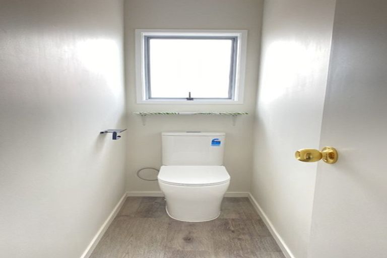 Photo of property in 2/4 Crescent Hills Court, Northpark, Auckland, 2013