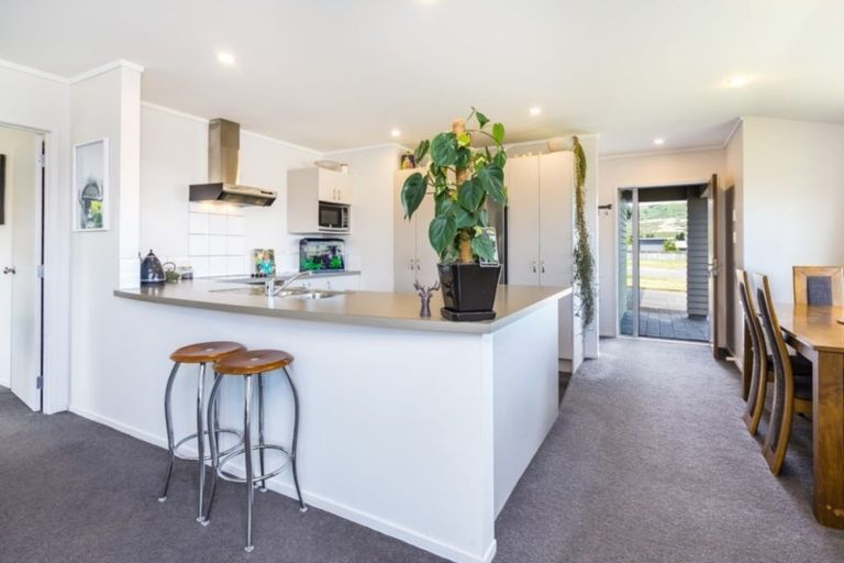 Photo of property in 28 Montgomery Crescent, Kinloch, Taupo, 3377