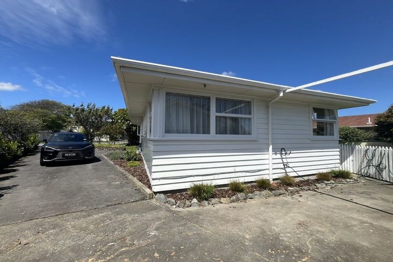 Photo of property in 9 Nimmo Avenue West, Waikanae, 5036