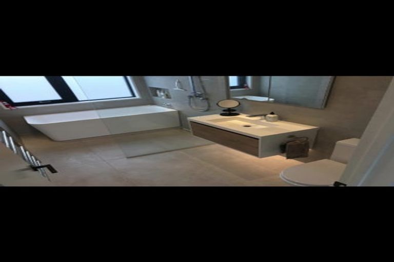 Photo of property in 3 Westbourne Road, Murrays Bay, Auckland, 0630