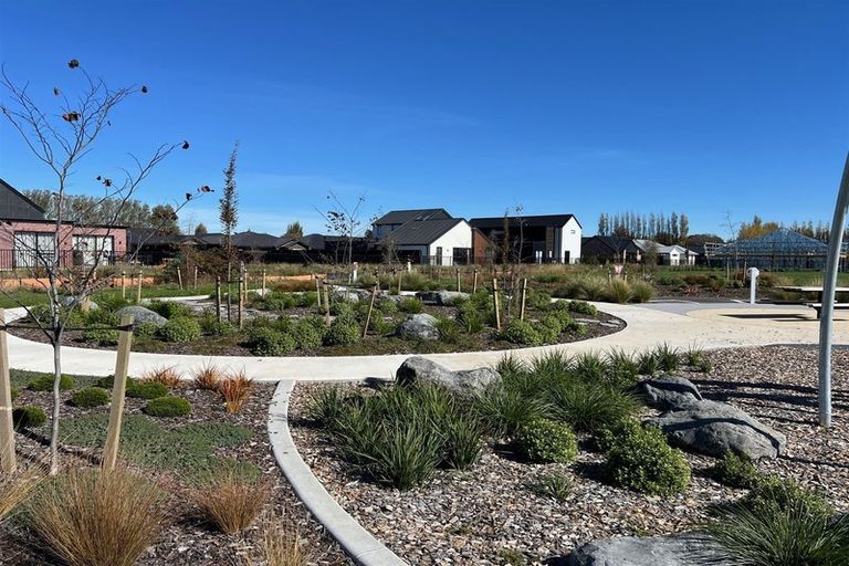 Photo of property in 16 Millhaven Place, Casebrook, Christchurch, 8051