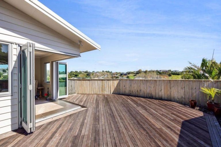 Photo of property in 4a Marchant Place, Westown, New Plymouth, 4310