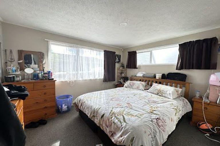 Photo of property in 5 Gibbons Road, Weymouth, Auckland, 2103