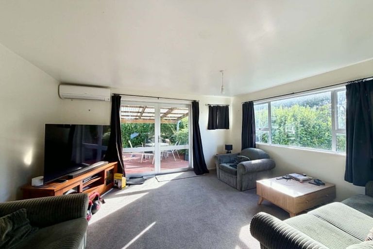 Photo of property in 74 Parris Street, Waitara, 4320