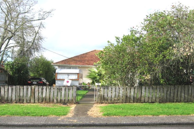 Photo of property in 10 Mackenzie Street, Te Atatu South, Auckland, 0610