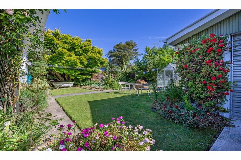 Photo of property in 17 Ferniehurst Street, Somerfield, Christchurch, 8024