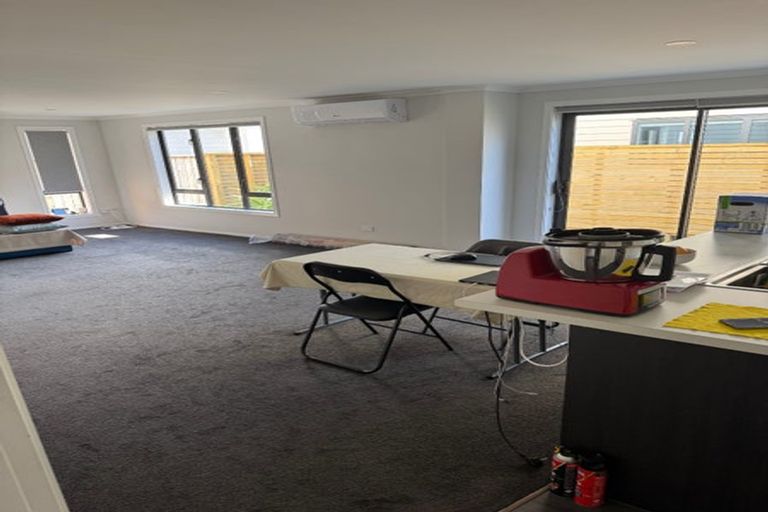 Photo of property in 91c Whites Line East, Waiwhetu, Lower Hutt, 5010