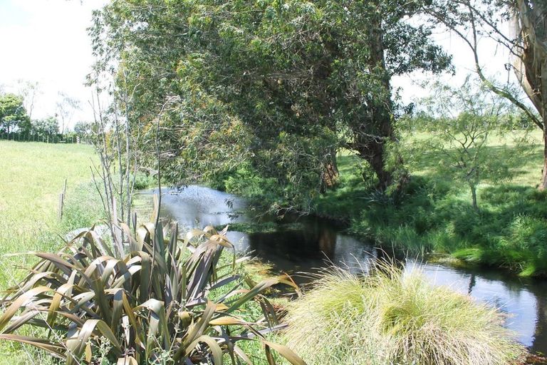 Photo of property in 787 Main North Road, Motunui, Waitara, 4383