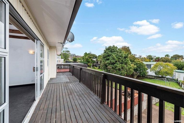 Photo of property in 43 Spence Road, Henderson, Auckland, 0612