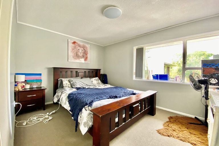 Photo of property in 2/49a Landon Avenue, Mangere East, Auckland, 2024