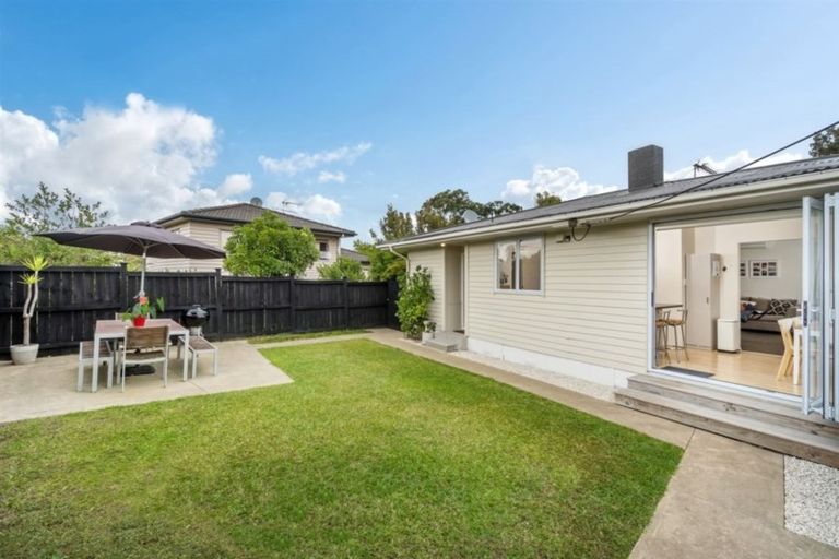 Photo of property in 1/32 Trinidad Road, Sunnynook, Auckland, 0620