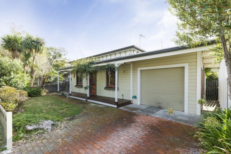 Photo of property in 127 Linton Street, West End, Palmerston North, 4410