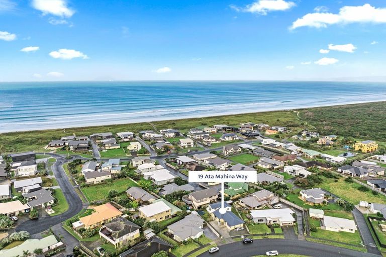 Photo of property in 19 Ata-mahina Way, Ruakaka, 0116