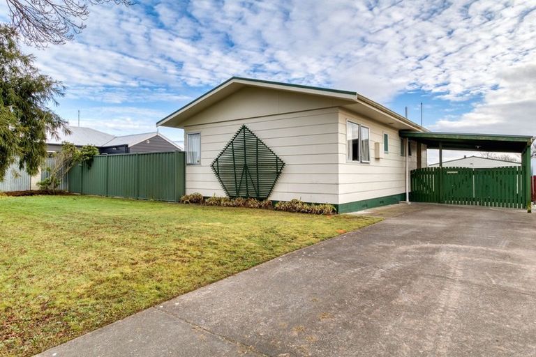 Photo of property in 9 Kaweka Place, Havelock North, 4130