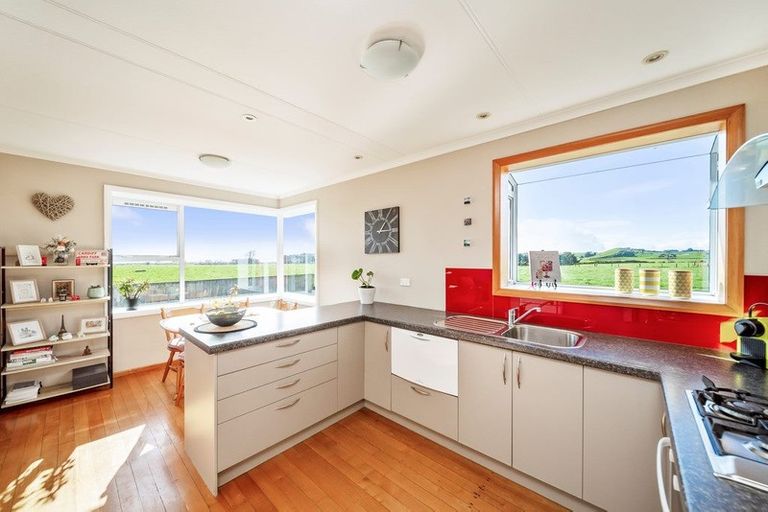 Photo of property in 95 Koru Road, Omata, New Plymouth, 4374