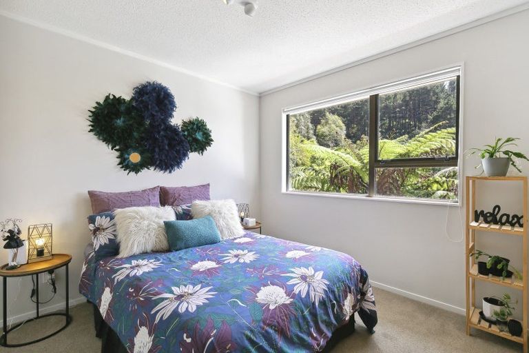 Photo of property in 18 Duval Grove, Tawa, Wellington, 5028