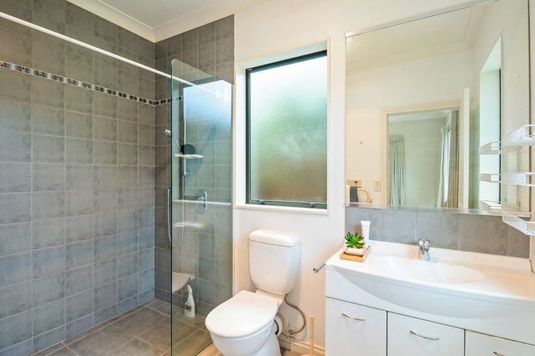 Photo of property in 84 Kapanui Road, Waikanae, 5036