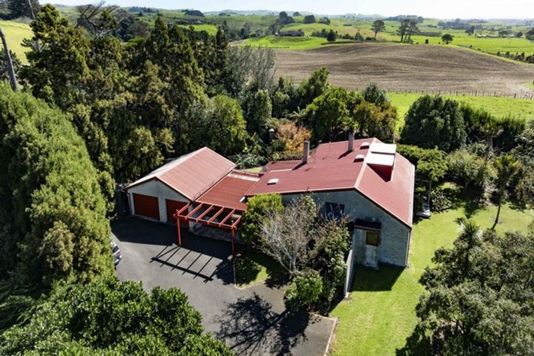 Photo of property in 250 Taurangaruru Road, Karioitahi, Waiuku, 2683