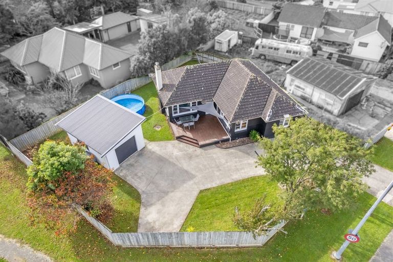 Photo of property in 1 Moeraki Road, Maoribank, Upper Hutt, 5018