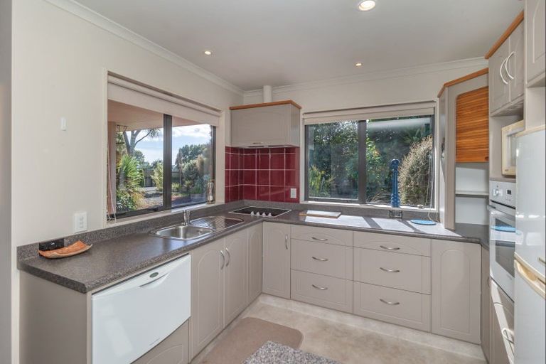 Photo of property in 68 Mako Mako Road, Levin, 5510