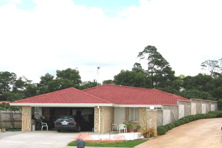 Photo of property in 11 Berkshire Terrace, Massey, Auckland, 0614