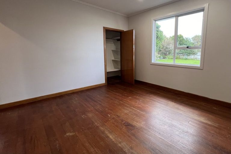 Photo of property in 368 South Road, Omata, New Plymouth, 4374