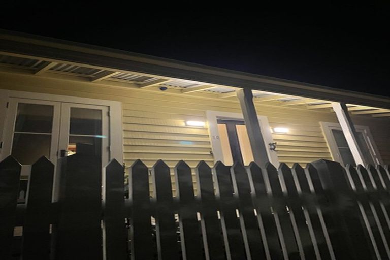 Photo of property in 10 Parliament Street, Thorndon, Wellington, 6011