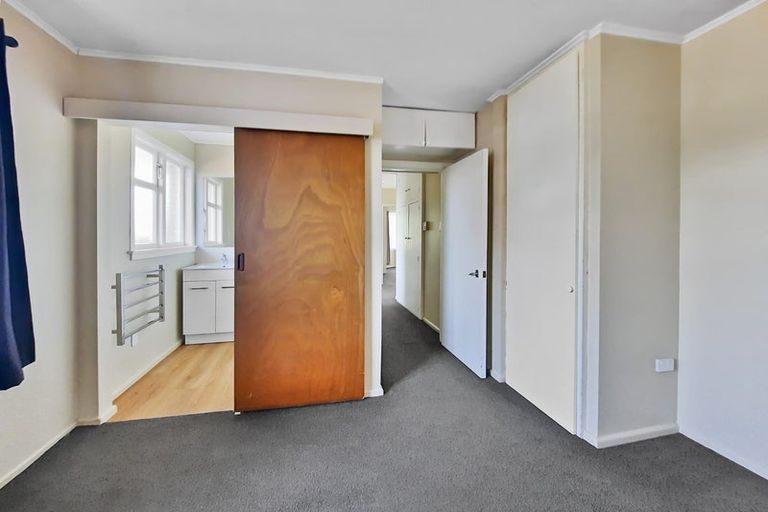 Photo of property in 124 Gayhurst Road, Dallington, Christchurch, 8061