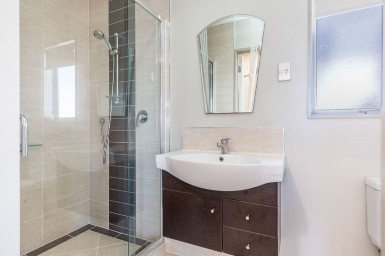 Photo of property in 11a Marlborough Avenue, Glenfield, Auckland, 0629