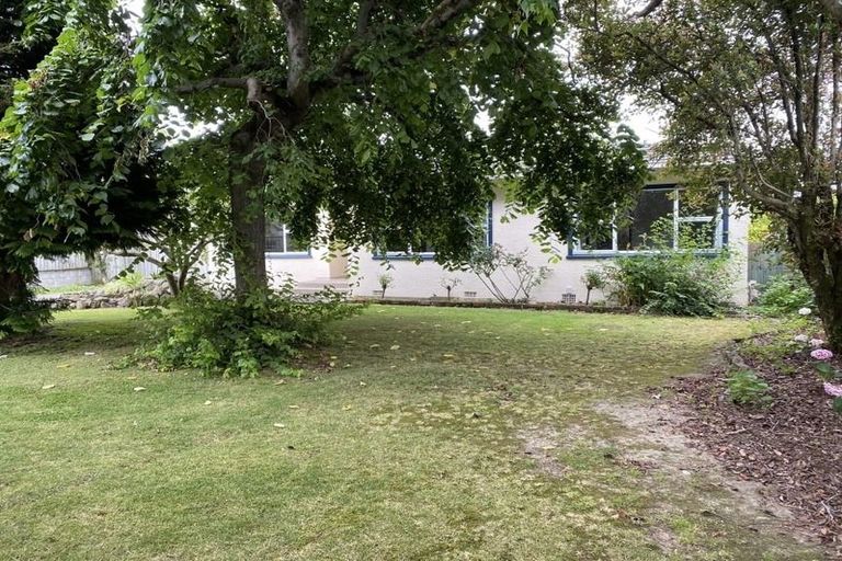 Photo of property in 70 Wood Street, Takaro, Palmerston North, 4410