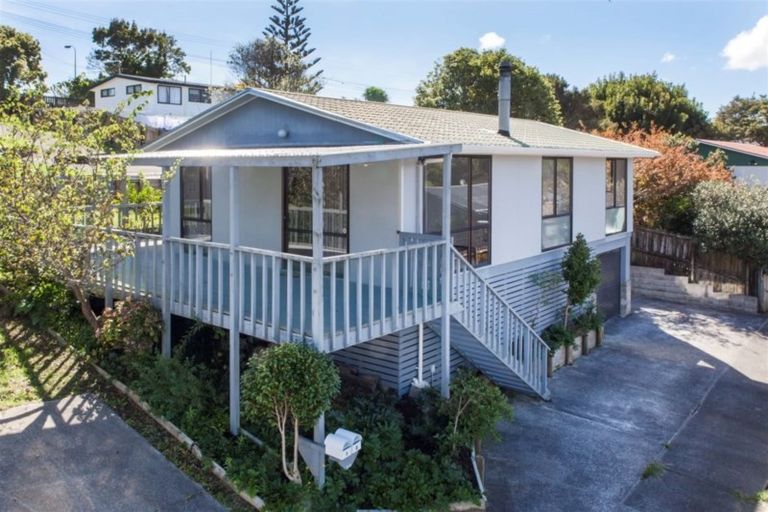 Photo of property in 1/21 Sarajevo Place, Massey, Auckland, 0614