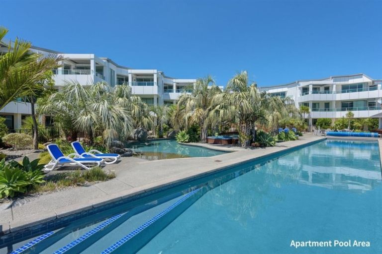 Photo of property in 136 Marine Parade, Bluff, 9814