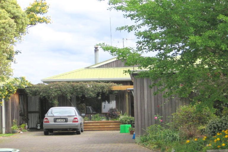 Photo of property in 2 Binnie Road, Katikati, 3129