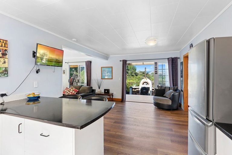 Photo of property in 330 Waitohu Valley Road, Otaki, 5583