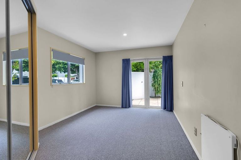 Photo of property in 22 Darvel Street, Riccarton, Christchurch, 8011