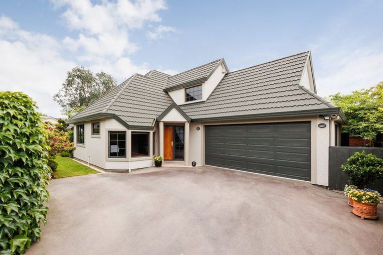 Photo of property in 12a Montgomery Terrace, Hokowhitu, Palmerston North, 4410