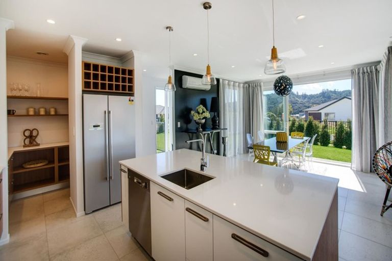 Photo of property in 5 Hooton Drive, Huapai, Kumeu, 0810