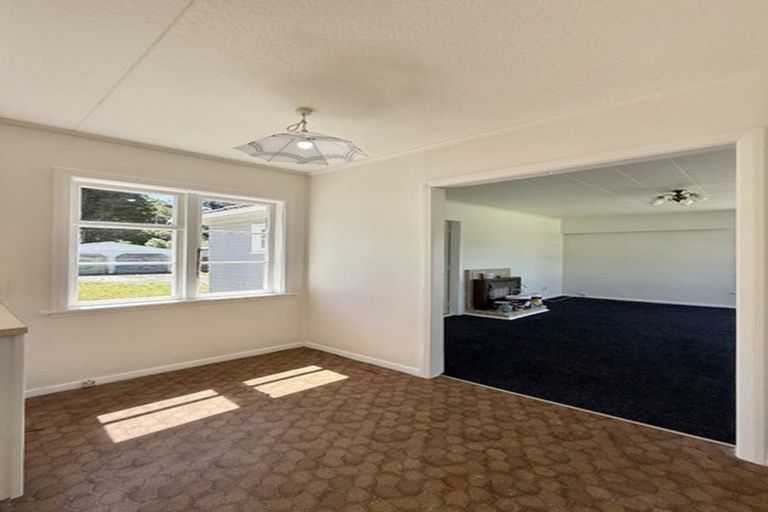 Photo of property in 12 Davis Grove, Wainuiomata, Lower Hutt, 5014