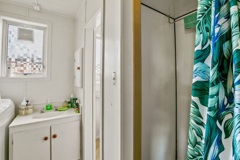 Photo of property in 16a Mangorei Road, Strandon, New Plymouth, 4312