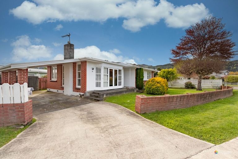 Photo of property in 15 Ruru Crescent, Heretaunga, Upper Hutt, 5018