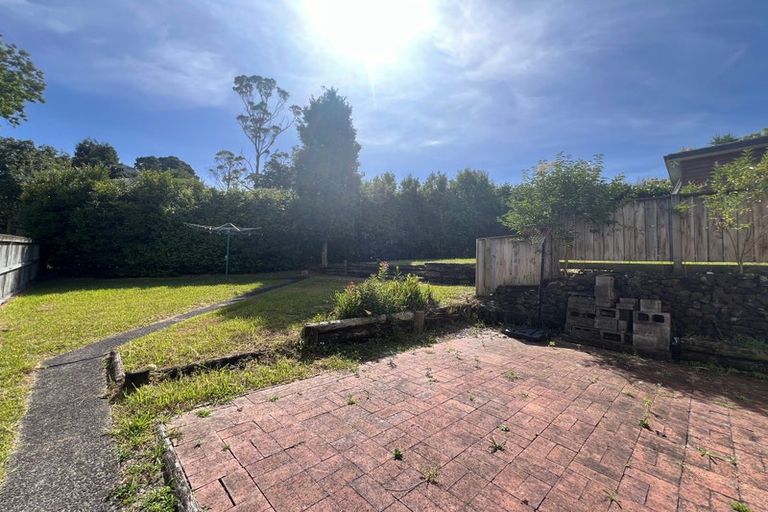 Photo of property in 1/28 Sequoia Place, Sunnynook, Auckland, 0620