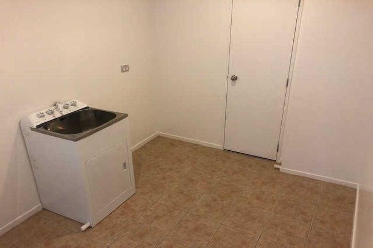 Photo of property in 11 Whitshire Mews, Massey, Auckland, 0614