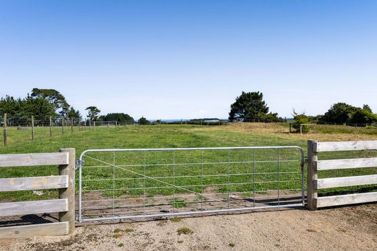 Photo of property in 1491 Eltham Road, Kaponga, Hawera, 4679
