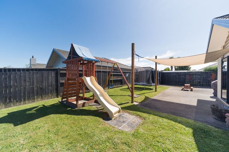 Photo of property in 23 Geneva Terrace, Kelvin Grove, Palmerston North, 4414