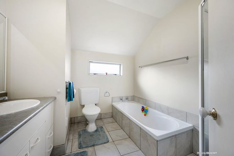 Photo of property in 2/9 Braemar Terrace, Johnsonville, Wellington, 6037