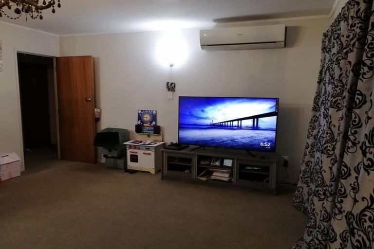 Photo of property in 1/66 Huia Road, Papatoetoe, Auckland, 2025