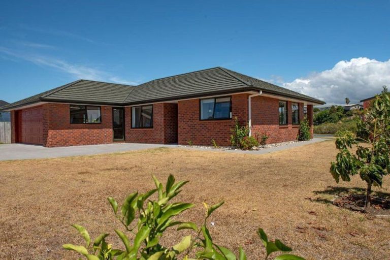 Photo of property in 6 Pukeko Street, Ruakaka, 0116